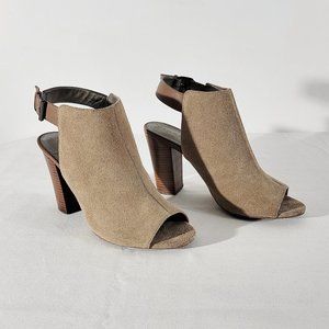 TAHARI Margaret Womens US 9.5 M High Heel Suede Sandals Slingback Open Toe Taupe
